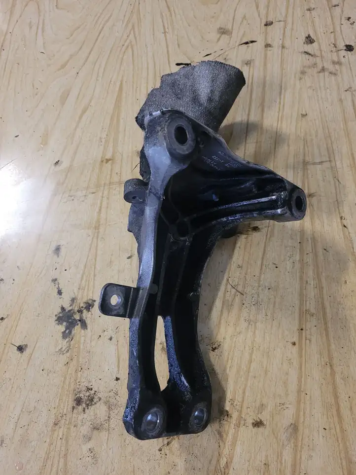 Audi A5 8T 8F (2007 - 2011) 8K0199308 Кронштейн двигателя — фото 2