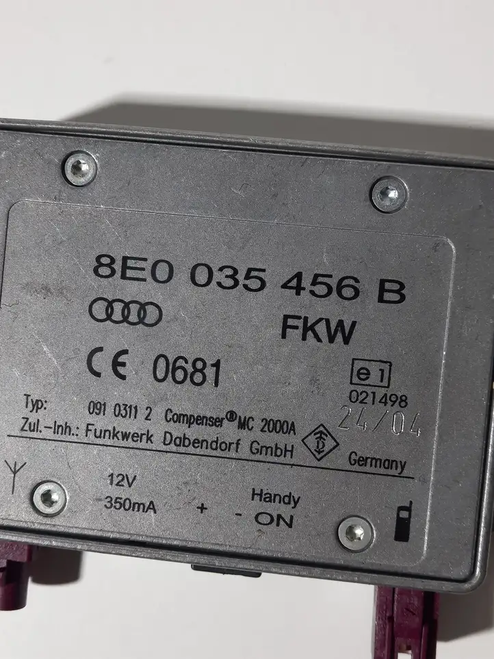 Audi A6 S6 C6 4F (2004 - 2008) 8E0035456B Усилитель антенны — фото 2