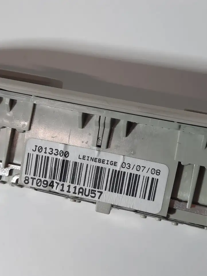 Audi A4 S4 B8 8K (2007 - 2011) 8T0947111 Задняя подсветка — фото 3
