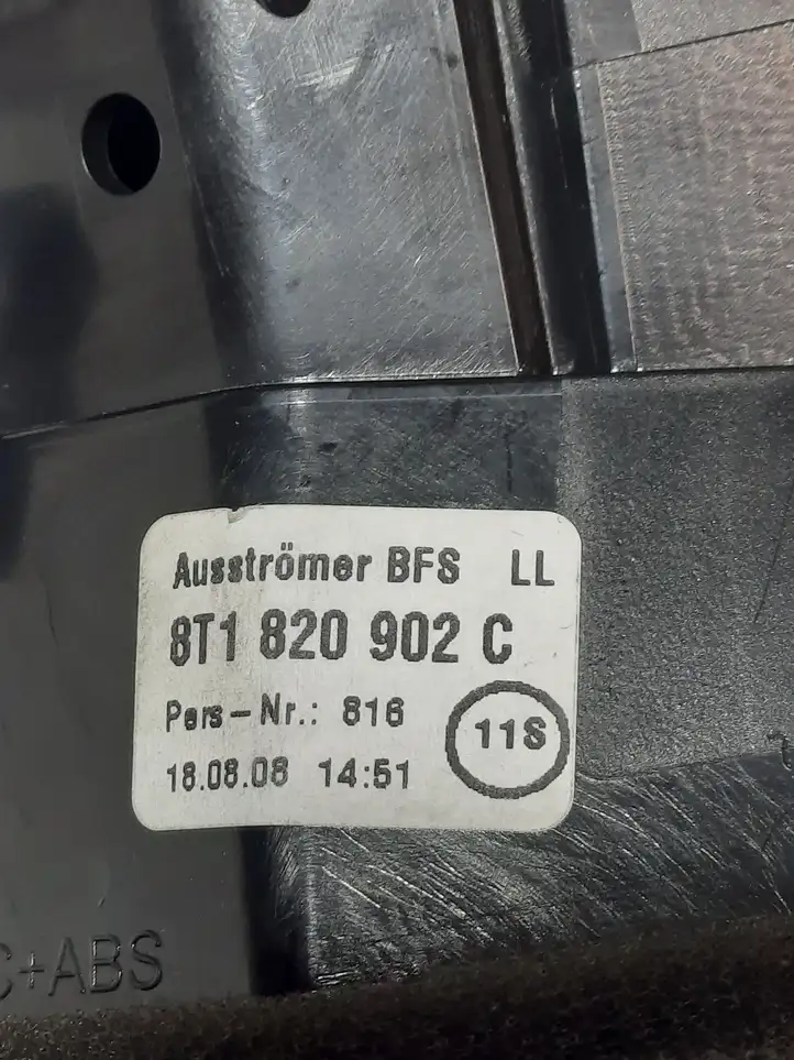Audi A4 S4 B8 8K (2007 - 2011) 8T1820902C Центральный воздушный дефлектор — фото 5