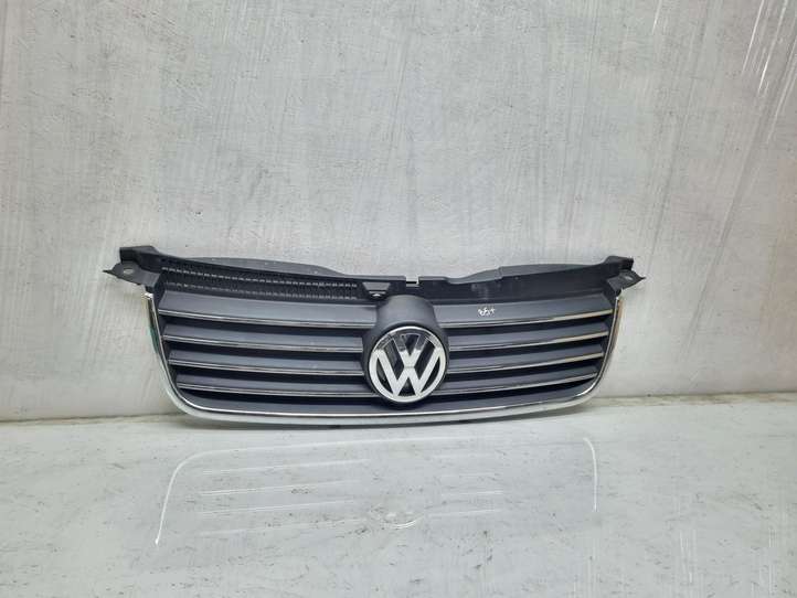 Volkswagen PASSAT B5.5 (2001 - 2005)  3B0853651L Верхняя решётка