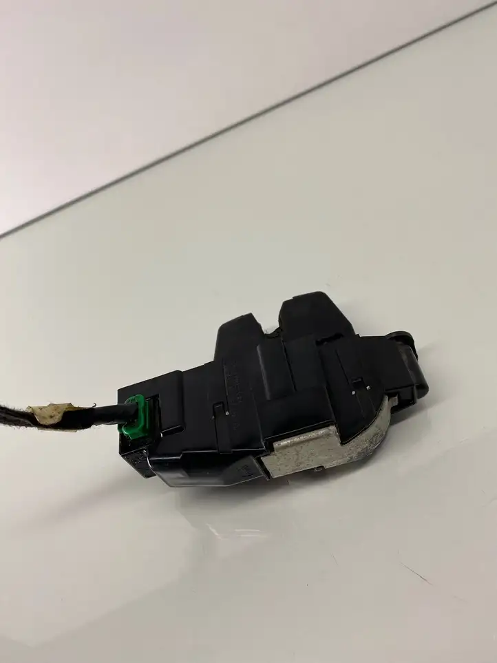 Citroen C4 I Picasso (2006 - 2013) 9660403980 Замок крышки багажника — фото 3