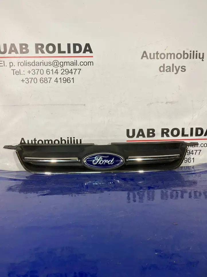 Ford C-MAX II (2010 - 2015) AM51R8200C Верхняя решетка радиатора — фото 1