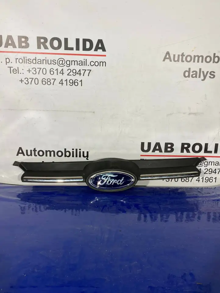 Ford Focus (2011 - 2015) BM51BA133B Верхняя решетка радиатора — фото 1