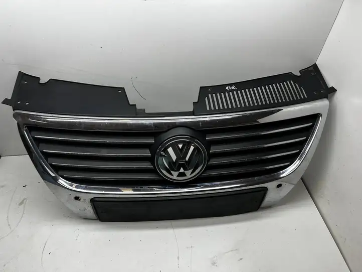Volkswagen PASSAT B6 (2005 - 2010) 3C0853651AH Верхняя решетка радиатора — фото 1