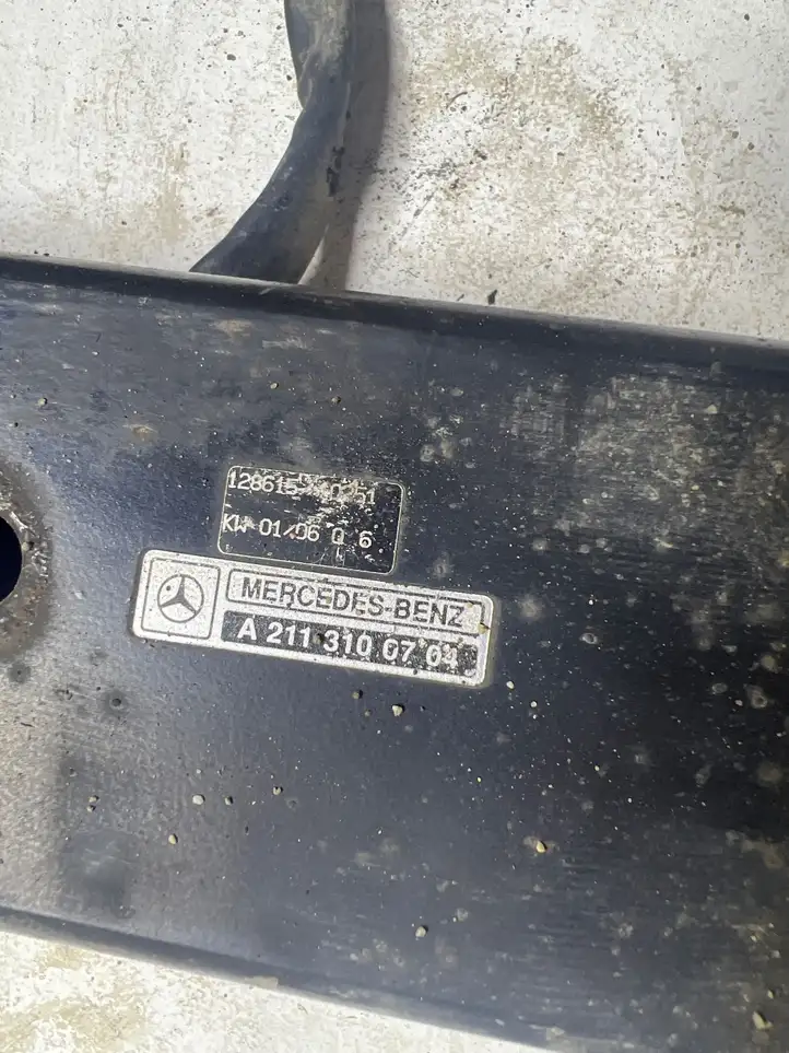 Mercedes-Benz E W211 (2002 - 2009) A2113100704 Комплект буксировочного крюка — фото 5
