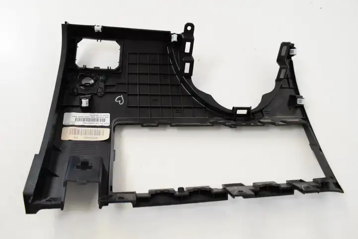 Jeep Grand Cherokee (2010 - 2021) P01680003BL Нижняя отделка панели приборов — фото 3