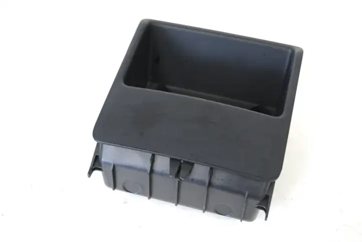 Volkswagen Scirocco (2008 - 2014) 1K5863383C Прочие детали салона — фото 2