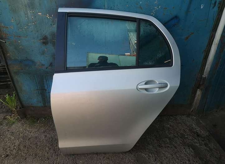 Toyota Yaris (2005 - 2009)   Задняя дверь