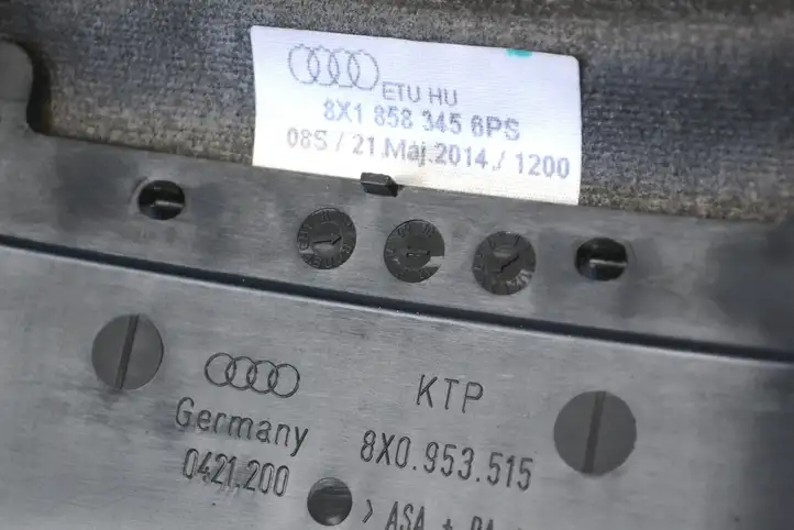Audi A1 (2010 - 2014) 8X0953515 Обшивка рулевой колонки — фото 7