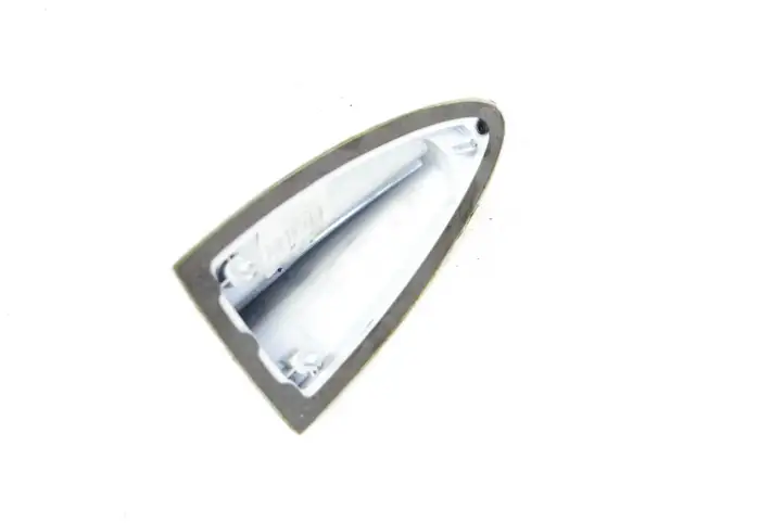 BMW 3 E90 E91 (2005 - 2012) 6941008 Крышка GPS-антенны — фото 3