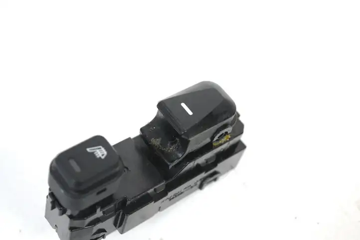 Hyundai ix35 (2009 - 2013) 3835211310 Кнопка стеклоподъемников — фото 3