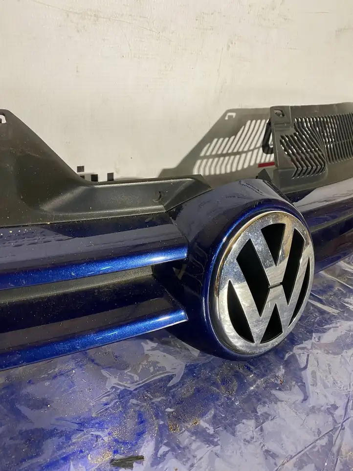 Volkswagen Golf V (2003 - 2009) 1K0853655A Передняя решетка — фото 6