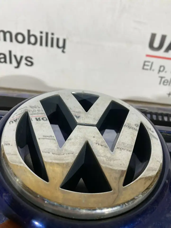 Volkswagen Golf V (2003 - 2009) 1K0853655A Передняя решетка — фото 7