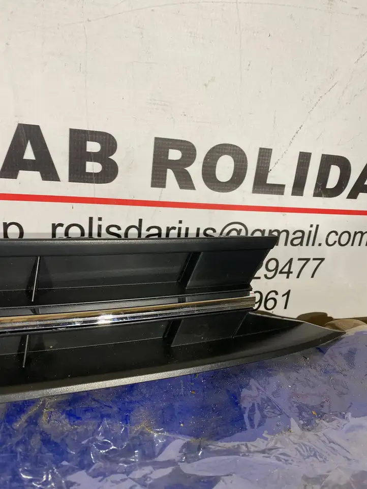 Volkswagen Polo VI (2015 - 2019) 2G0853651L Верхняя решетка радиатора — фото 10