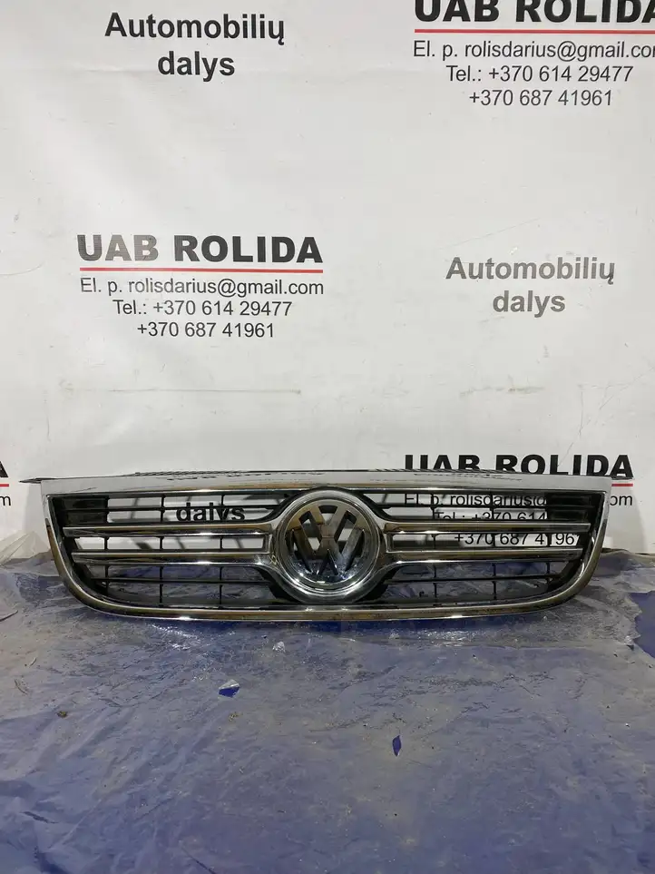 Volkswagen Tiguan (2007 - 2011) 5N0853653A Верхняя решетка радиатора — фото 1