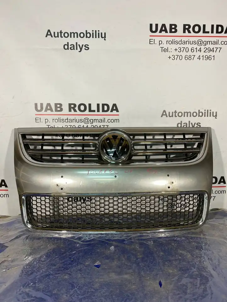 Volkswagen Touareg I (2002 - 2010) 7L6853651 Передняя решетка — фото 1