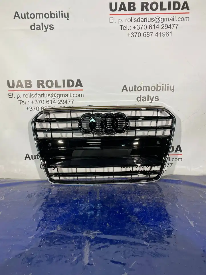 Audi A5 8T 8F (2007 - 2011) Верхняя решетка радиатора — фото 1