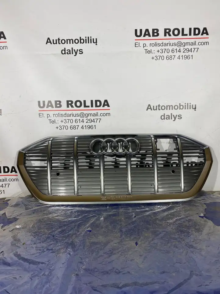 Audi e-tron (2018 - ) 4KE853651 Верхняя решетка радиатора — фото 1
