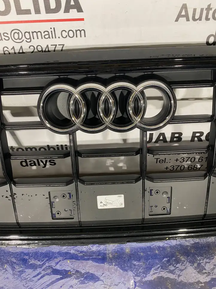 Audi Q8 (2018 - ) 4M8853651AQ Верхняя решетка радиатора — фото 9