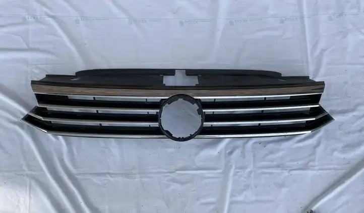Volkswagen PASSAT B8 (2015 - ) 3G0853651A Верхняя решетка радиатора — фото 1