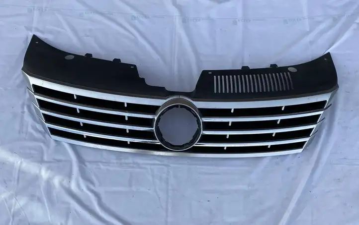 Volkswagen PASSAT CC (2012 - 2017) 3C8853659A Верхняя решетка радиатора — фото 1