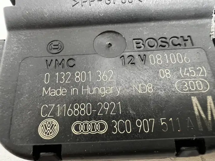 Volkswagen PASSAT B6 (2005 - 2010) 3C0907511A Двигатель задвижки потока воздуха — фото 3