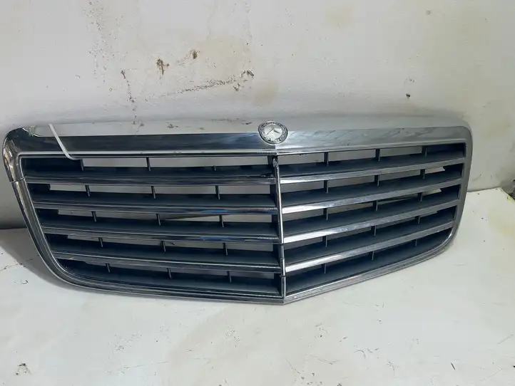Mercedes-Benz E W211 (2002 - 2009) PA6GF15 Передняя решетка — фото 1