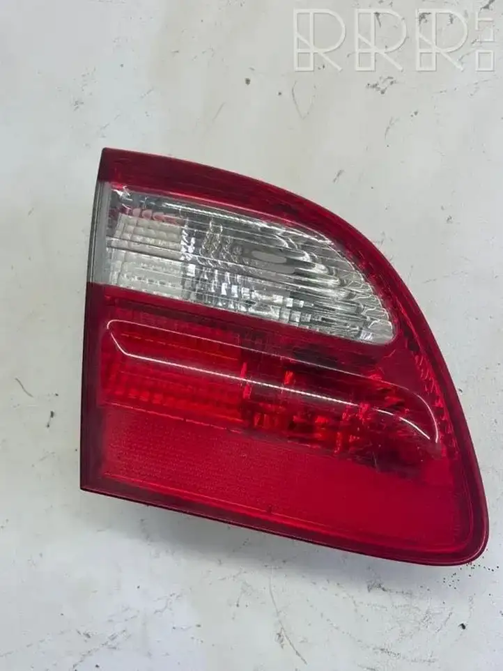 Mercedes-Benz E W211 (2002 - 2009) A2118201364 Задний фонарь в крышке багажника — фото 1