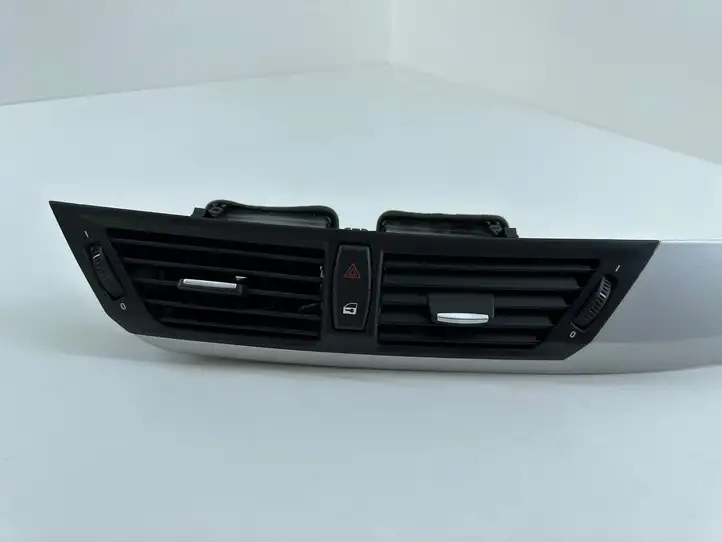 BMW X1 E84 (2009 - 2015) 2991681 Центральный воздушный дефлектор — фото 2