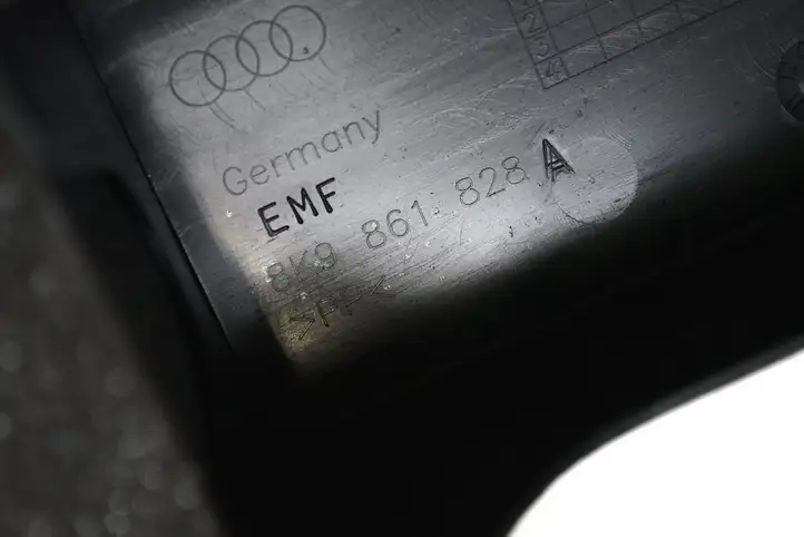 Audi A4 S4 B8 8K (2007 - 2011) 8K9861828A Задняя боковая обшивка салона — фото 5