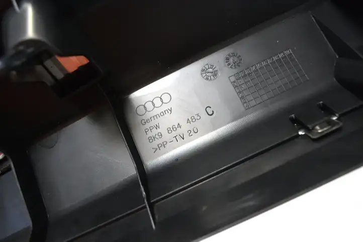 Audi A4 S4 B8 8K (2011 - 2015) 8K9864483C Отделка порога багажника — фото 5