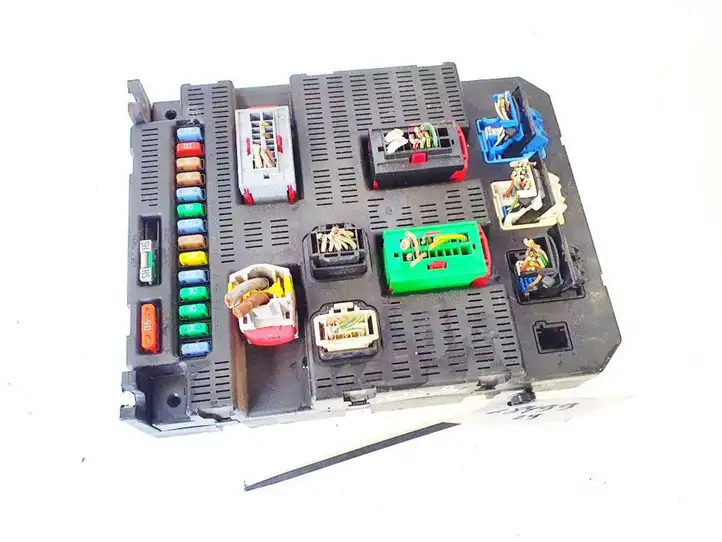 Citroen C4 (2004 - 2008)  9659285680 Ящик предохранителей (комплект)