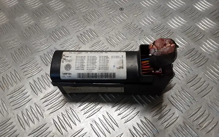 Seat Altea (2004 - 2009)  5P1970012B Блок предохранителей