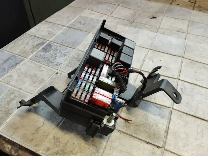 Mercedes-Benz R W251 (2005 - 2013)  A1645400272 Блок предохранителей