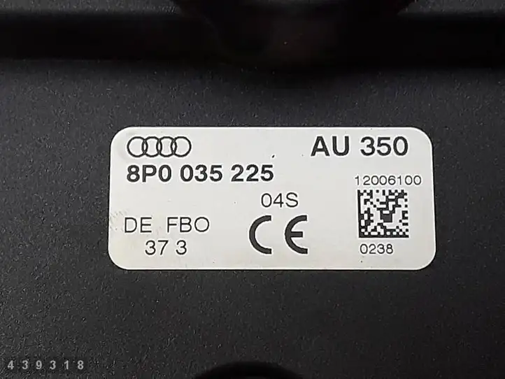 Audi A3/S3 8P (2004 - 2008) 8P0035225 Усилитель антенны — фото 3