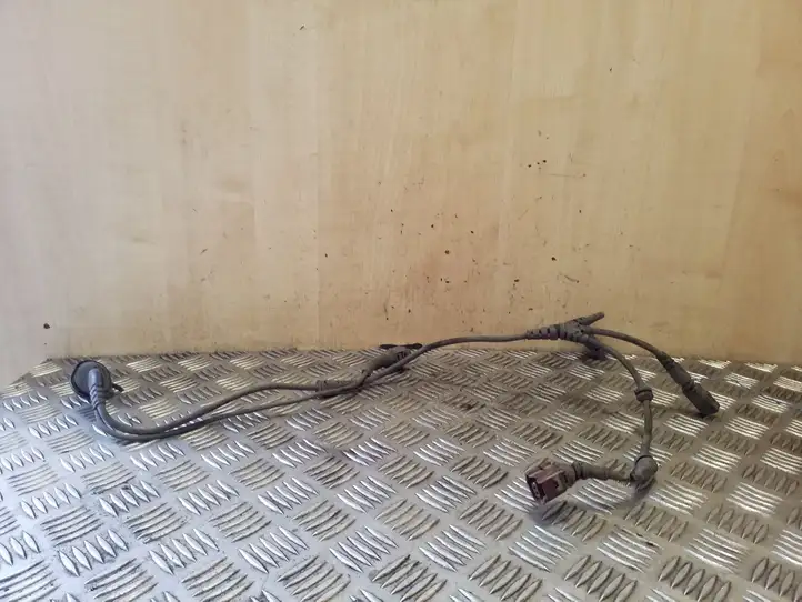 Volkswagen Passat CC (2008 - 2012)   Передняя проводка датчика ABS