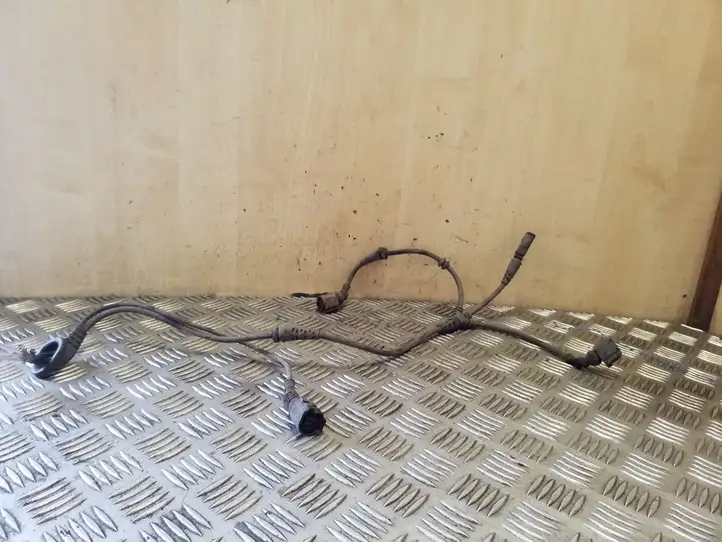 Volkswagen Passat CC (2008 - 2012)   Передняя проводка датчика ABS