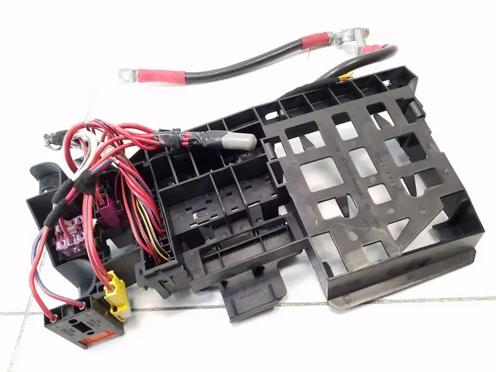 Audi A8 S8 D3 4E (2005 - 2007) 4E0971845 Блок предохранителей — фото 3