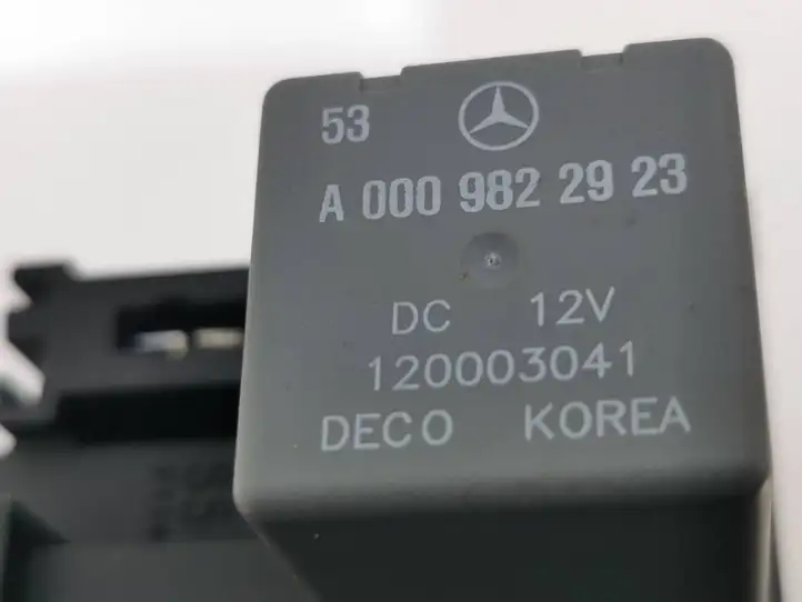 Mercedes-Benz EQC (2018 - ) A2139065706 Блок предохранителей — фото 6
