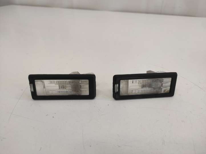Renault Espace (2002 - 2006)  8200013577F Освещение номера