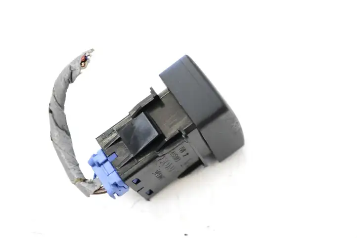 Honda Civic IX (2011 - 2017) M48809 Кнопка фаркопа в багажнике — фото 2