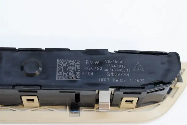 BMW 5 G30 G31 (2016 - ) 61316826750 Блок кнопок на панели — фото 5