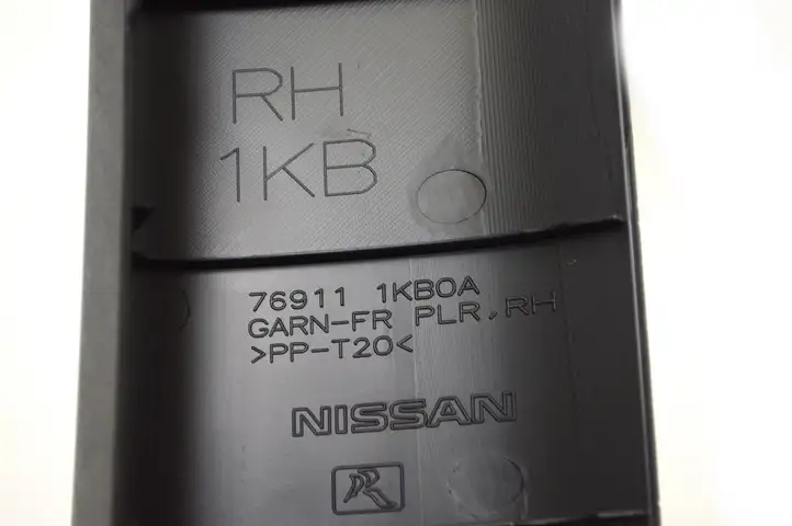 Nissan Juke I F15 (2010 - 2018) 769111KBOA Обшивка стойки A — фото 5