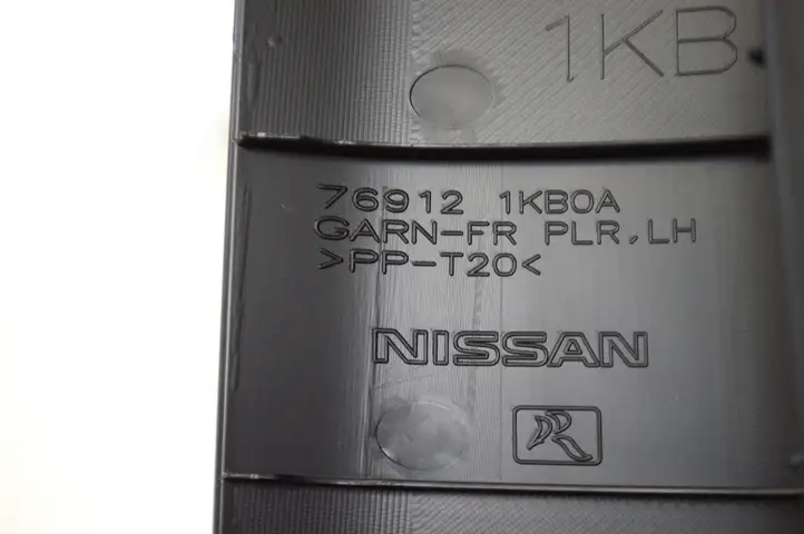 Nissan Juke I F15 (2010 - 2018) 769121KBOA Обшивка стойки A — фото 5