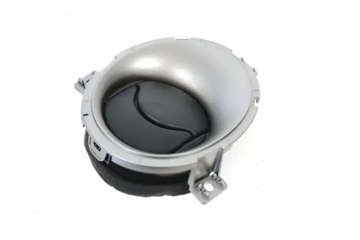 Nissan Juke I F15 (2010 - 2018) 687611KE0A Воздушная решетка панели — фото 2