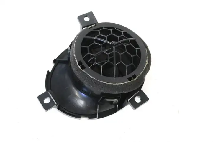 Nissan Juke I F15 (2010 - 2018) 687611KE0A Воздушная решетка панели — фото 4