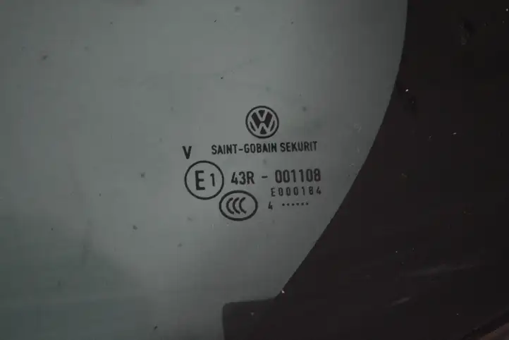 Volkswagen Golf VII (2013 - 2019) 43R001108 Заднее боковое стекло — фото 4