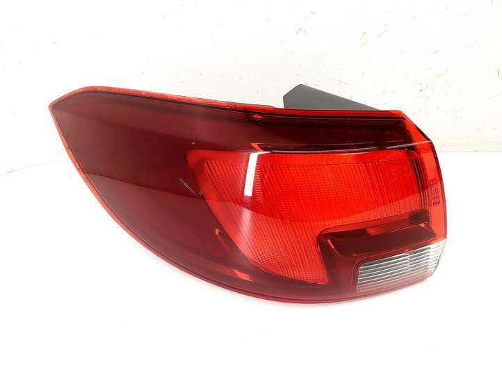 Opel Astra (2015 - 2020)  39077374 Задний фонарь в кузове