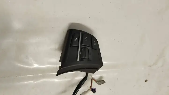 BMW 5 F10 F11 (2009 - 2016) 9229484 Кнопки на рулевом колесе — фото 5